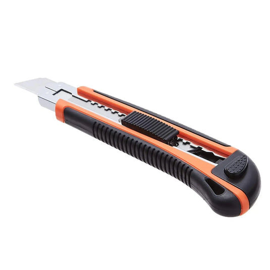 Robust cutter with ergonomic handle and retractable blade My Podologie 